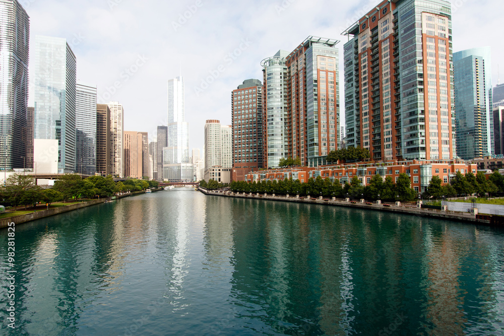 Color DSLR image of downtown Chicago, looking up the Chicago River