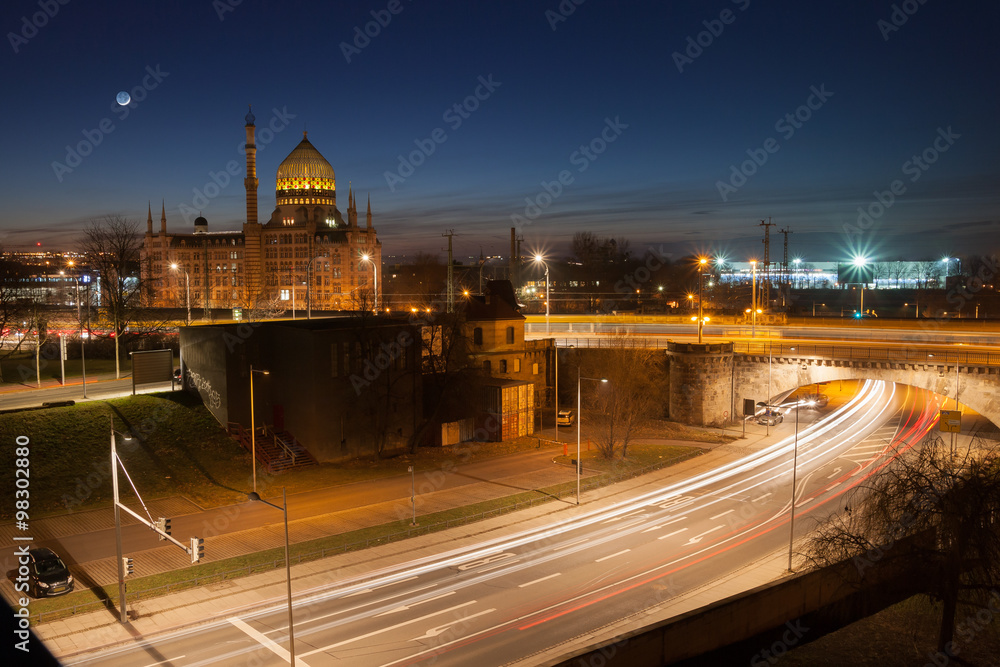 Mondaufgang hinter der Yenidze in Dresden Mondaufgang hinter der Yenidze in Dresden