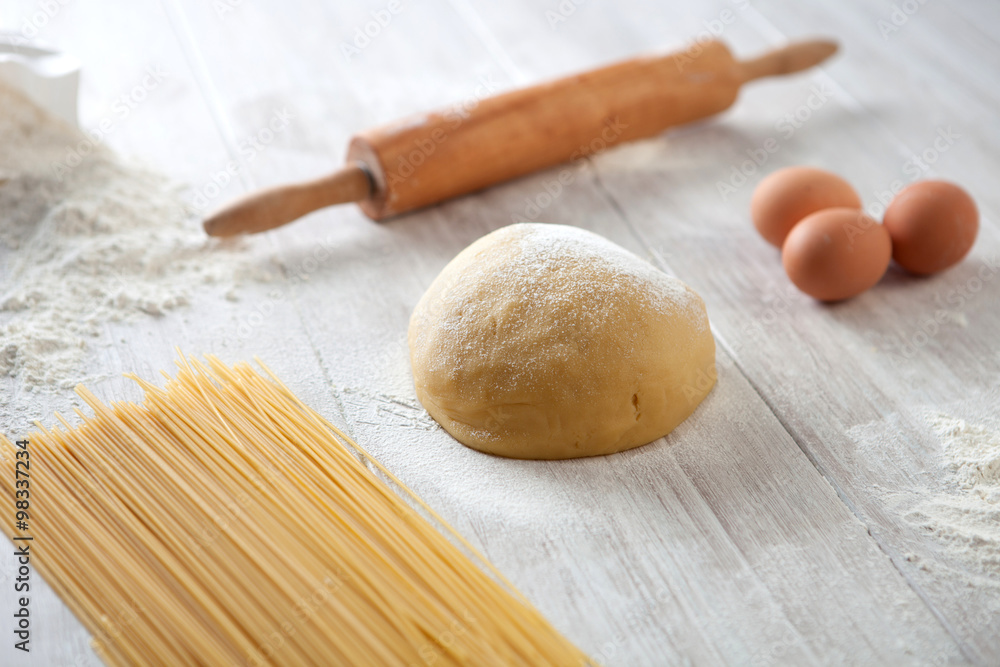 Making fresh spaghetti Making fresh spaghetti