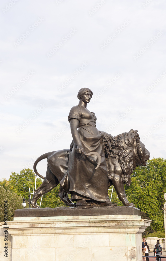 Obraz premium Buckingham Palace e Victoria Memorial - Londra