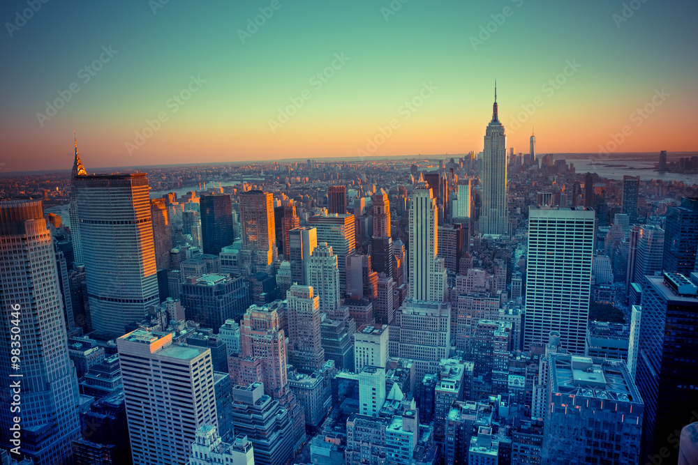 Naklejka premium Beautiful New York City seen from above at sunset