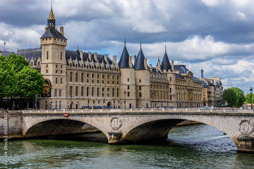 Fototapeta premium Castle Conciergerie - former royal palace and prison. Paris.
