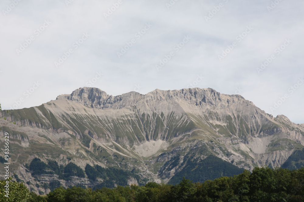 Alpes du sud, l'Obiou vu de la vallée Alpes du sud, l'Obiou vu de la vallée