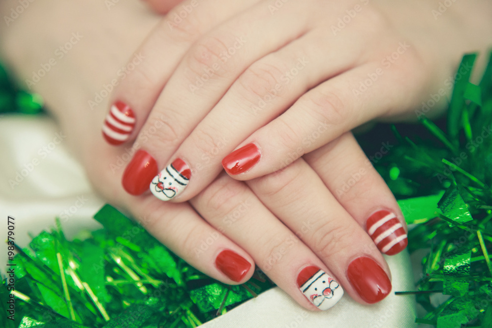 Fototapeta premium model manicure winter holidays