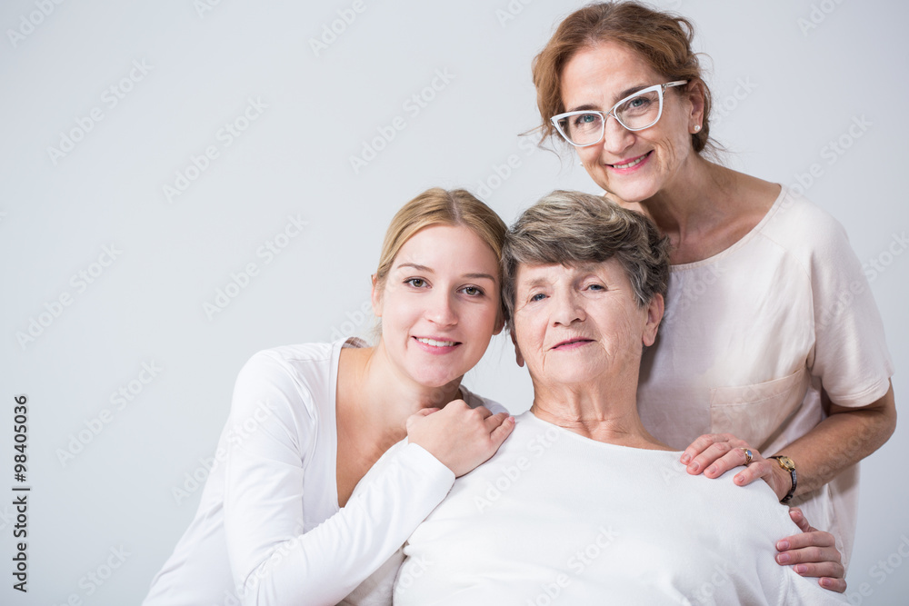 Intergenerational relation between women Intergenerational relation between women