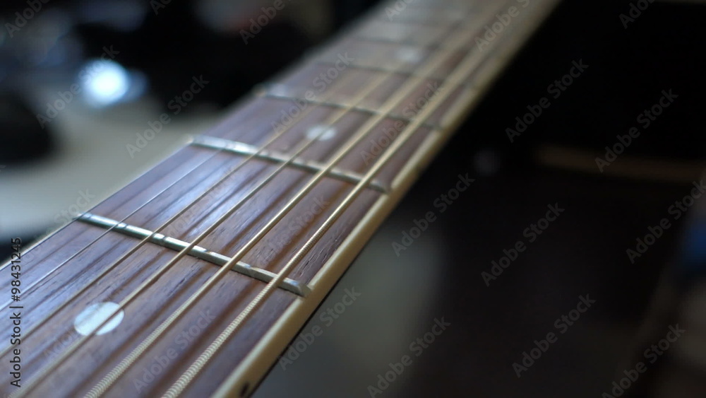 Neck of the guitar with the movement of the camera Neck of the guitar with the movement of the camera