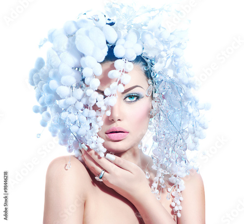 Winter fashion model girl with snow hairstyle and makeup