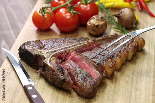 t-bone steak,porterhouse steak,bistecca alla fiorentina photo