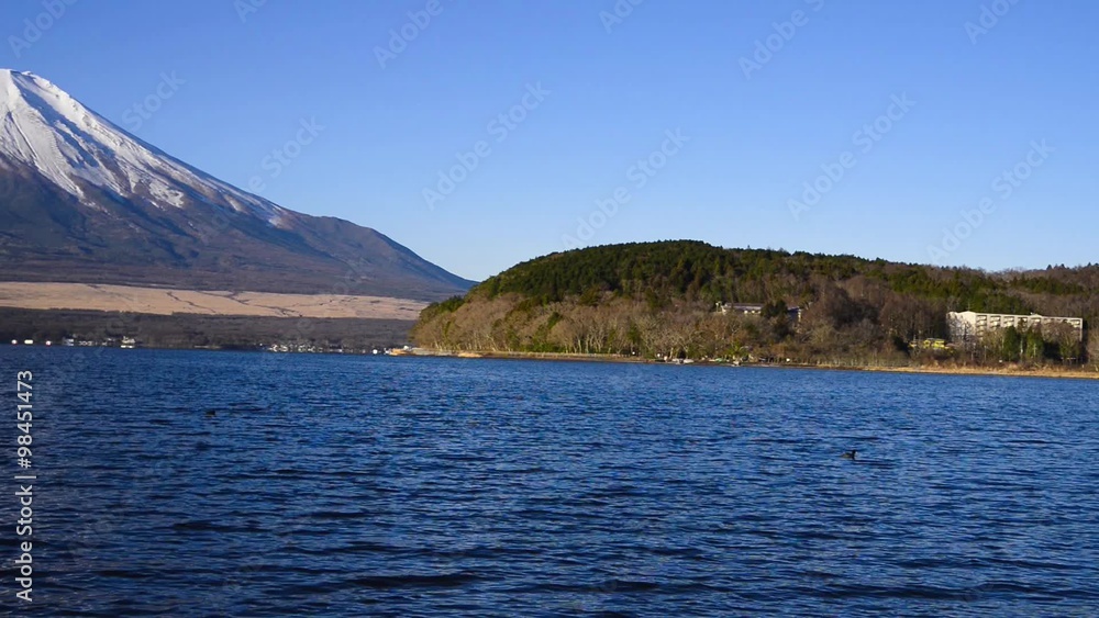 富士山と山中湖 富士山と山中湖