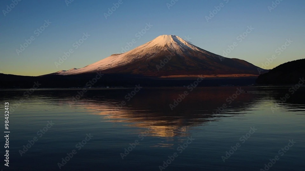 富士山と山中湖 富士山と山中湖