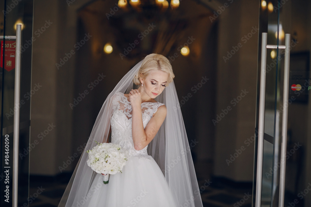 Fototapeta premium wedding couple in cafe