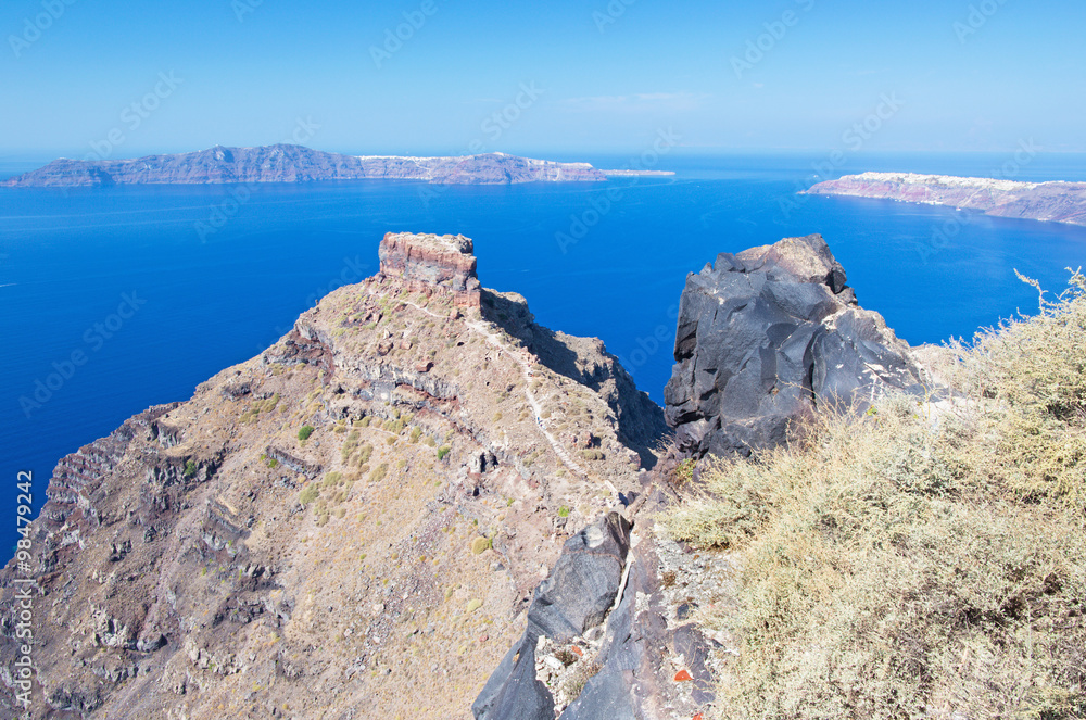 Santorini - The look from Imerovigli to the Skaros castle