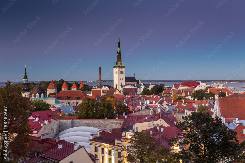 Obraz premium Tallinn, Estonia at the old city.