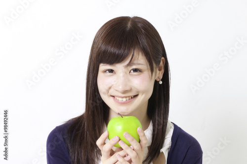 りんごを持つ女性 Stock 写真 Adobe Stock