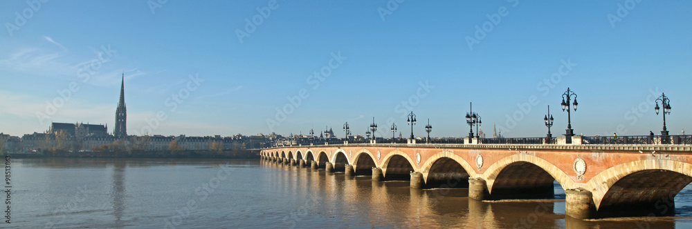 Fototapeta premium Pont de Pierre à Bordeaux