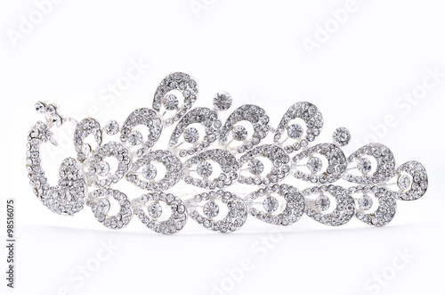 hairpin with diamonds on a white background
