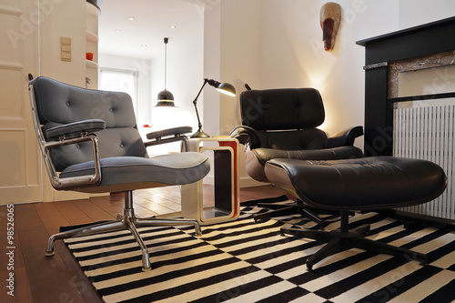 Wallpaper Mural fauteuil design en cuir noir style bauhaus Torontodigital.ca