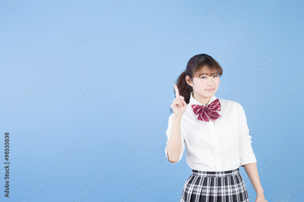 © hanack - 女子高校生(ブルーバック) © hanack - 女子高校生(ブルーバック)