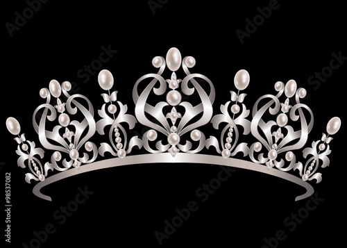 Diadem with pearls