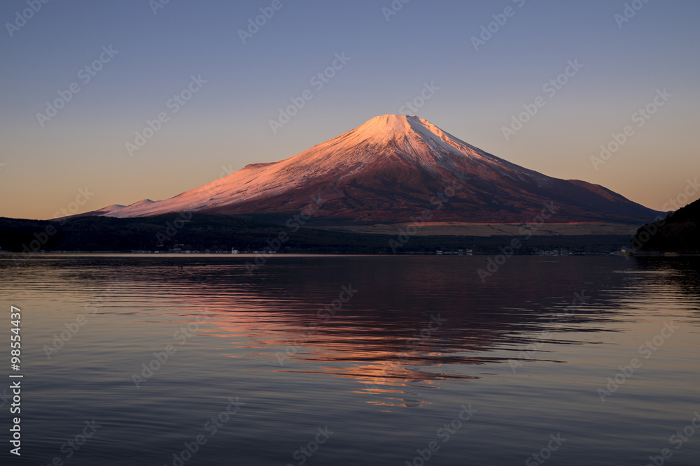 山中湖より富士山朝焼け