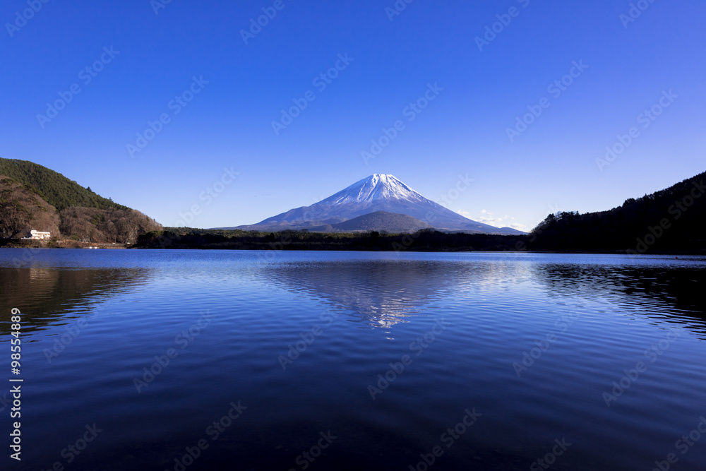 精進湖より富士山