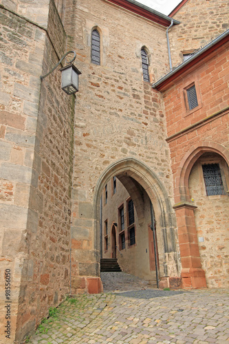 Fototapeta Naklejka Na Ścianę i Meble -  Landgrafenschloss Marburg: Eingang zum Innenhof (Hessen)