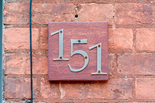 Obraz na płótnie House number 151 sign
