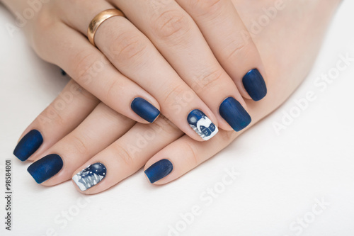 nail blue