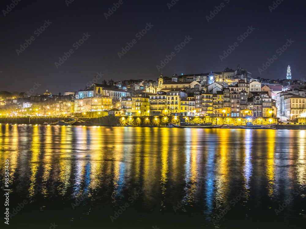 Porto Ribeira ta Night