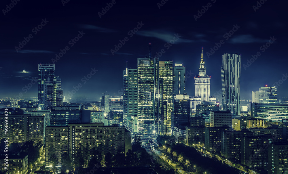 Obraz premium Warszawskie centrum nocą