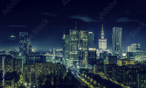 Śródmieście Warszawy nocą