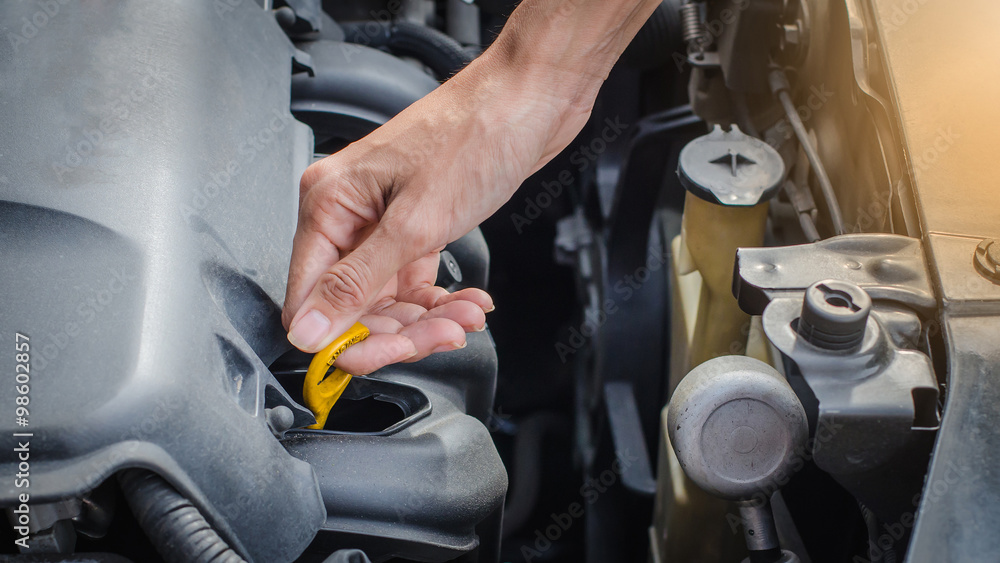 Pull level lubicator by hand, maintenance car by itsalf Pull level lubicator by hand, maintenance car by itsalf