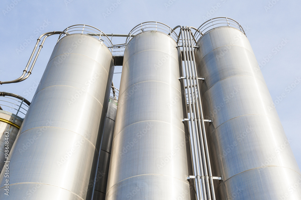 Industrial silos in the chemical industry