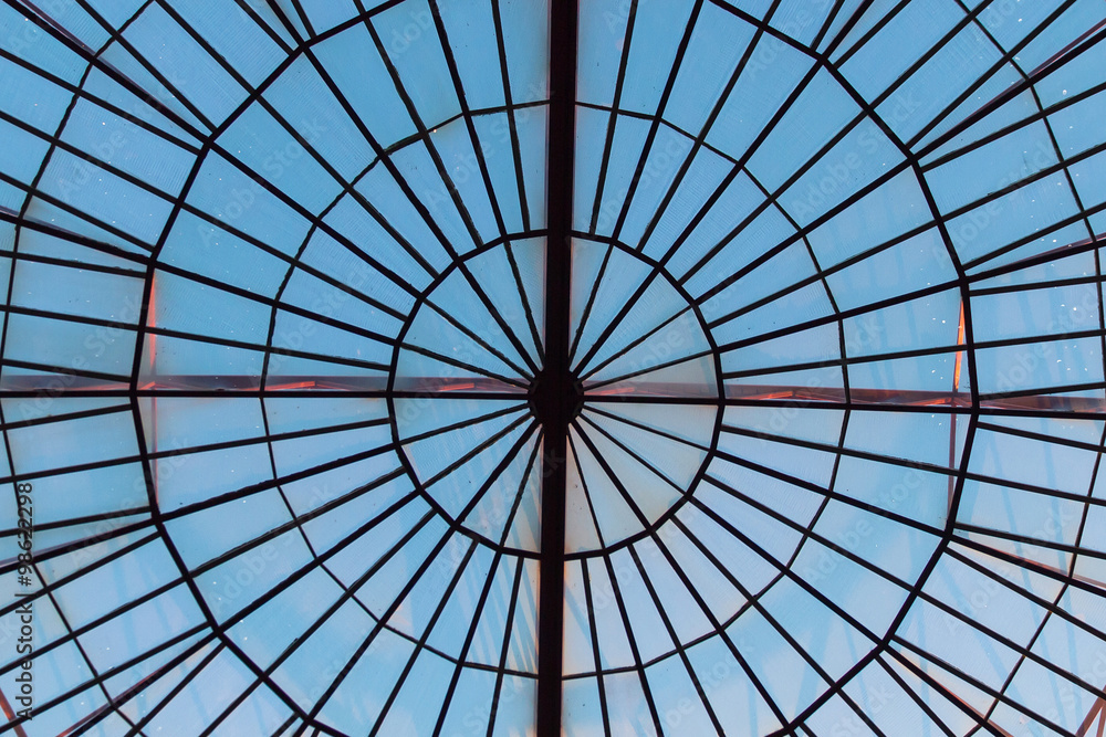 Detalle de Cupula de Cristal - Detalle de cupula de cristal de cierre en Plaza de Toros vista desde el interior 