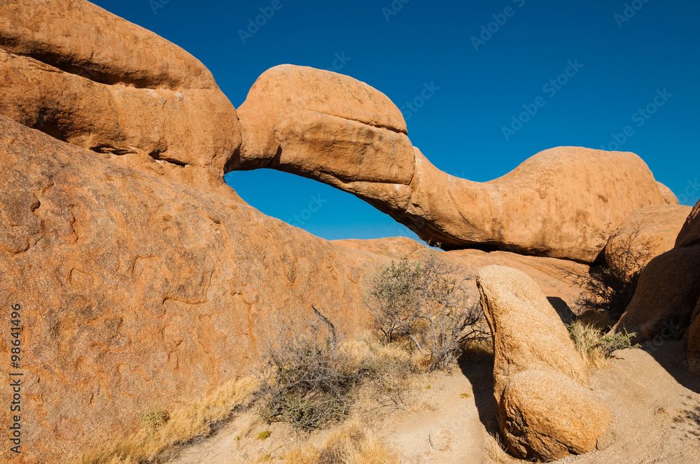 Der Felsenbogen, die Brücke; Spitzkoppe; Namibia Der Felsenbogen, die Brücke; Spitzkoppe; Namibia