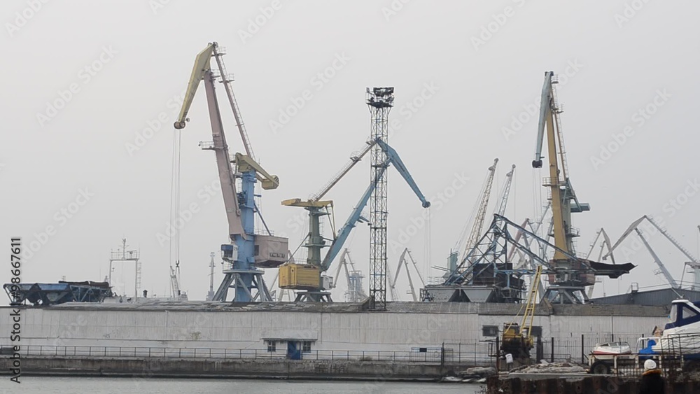 Seaport at the time of work Seaport at the time of work