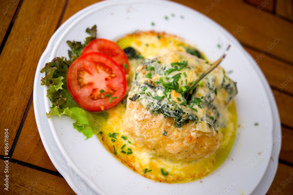 Ofenkartoffel mit Käse überbacken