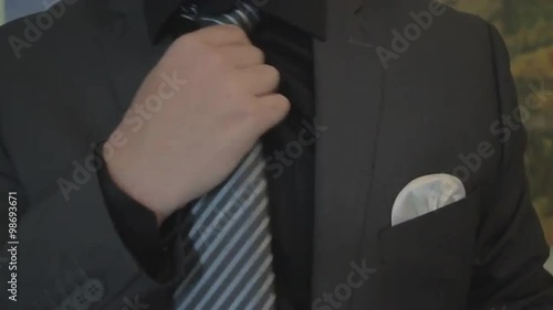 Tightening/Tying Tie