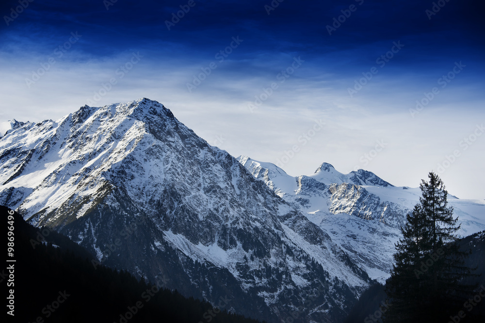 Obraz premium High mountains covered with snow - Alps in winter
