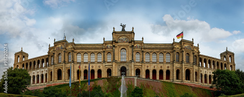 Münchner Parlament des Freistaats Bayern im Maximilianeum hochauflösend Panorama HD Landtag sehenswürdigkeiten