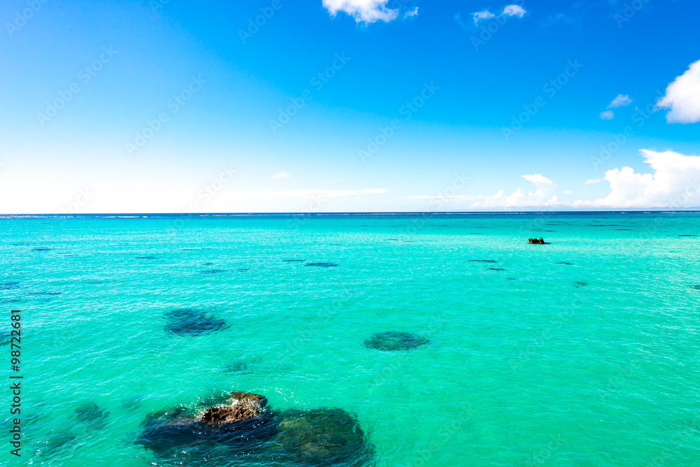 Obraz premium Sea, sky, seascape. Okinawa, Japan.