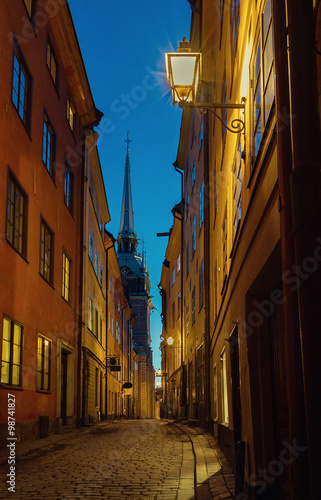 Night image from narrow all...