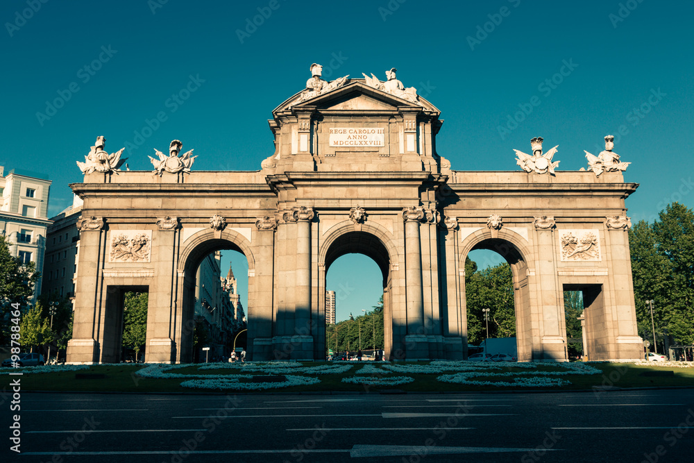 Obraz premium The famous Puerta de Alcala at Independence Square - Madrid Spai