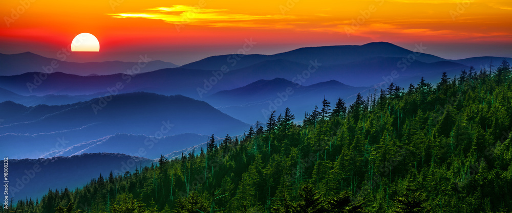 Naklejka premium Smoky mountain sunset