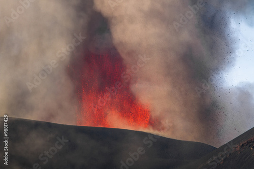 Murais de parede Volcano eruption. Mount Etna erupting from the crater Voragine