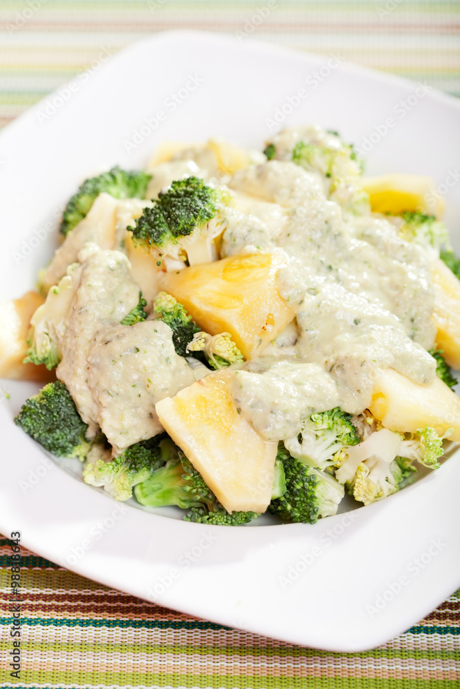 Broccoli with pineapple Broccoli with pineapple