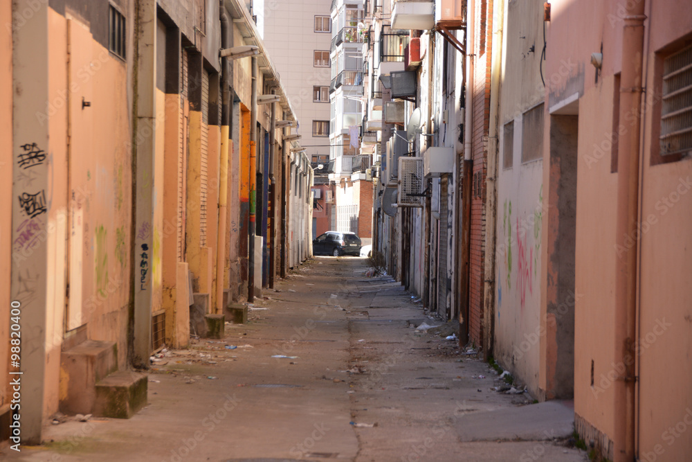 callejón oscuro