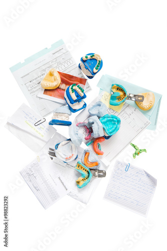 Zahnzusatzversicherung und Abrechnungen / Zahn Utensilien