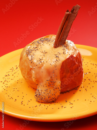 Baked apple with vanilla cream