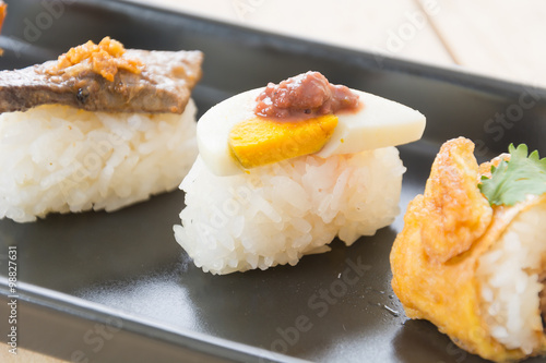 egg with shrimp paste sauce sushi